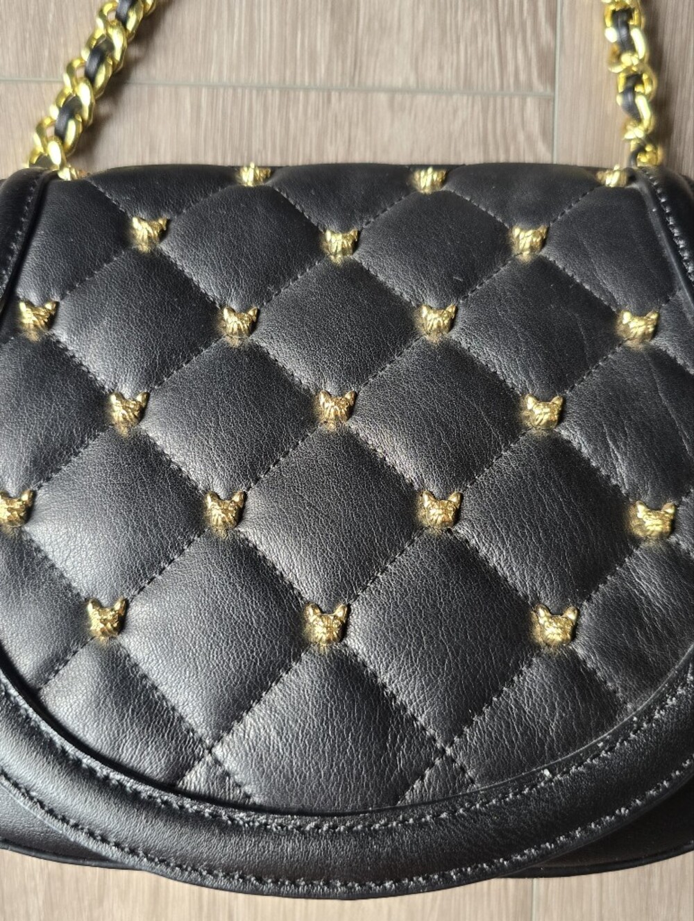 C Wonder Genuine Leather Black Quilted Crossbody Gold Dog Stud Chain Strap - Picture 13 of 15